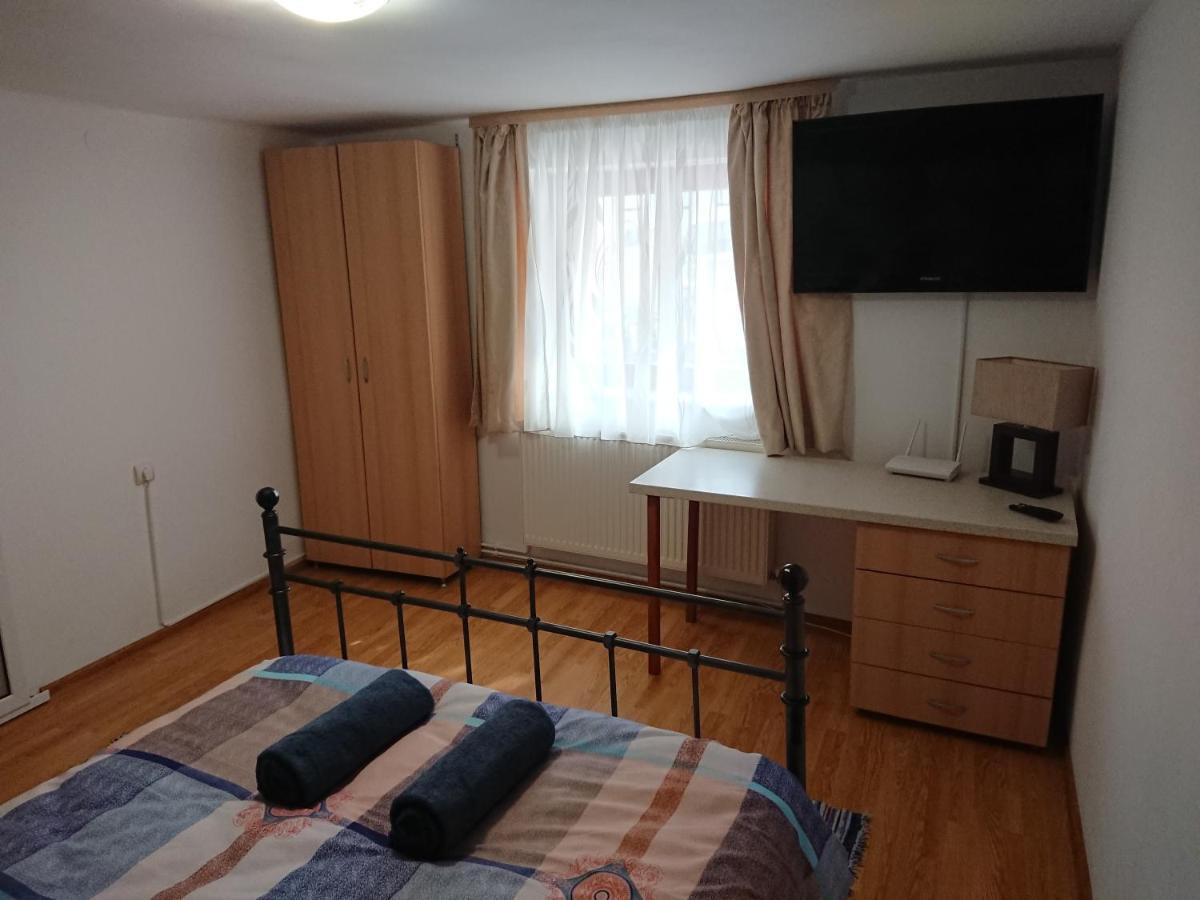 Katy'S Studio Appartement Braşov Buitenkant foto